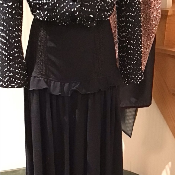 ⬇️Price Dropped ⬇️NWT Black 100% wool midi skirt made in Italy - Picture 5 of 5